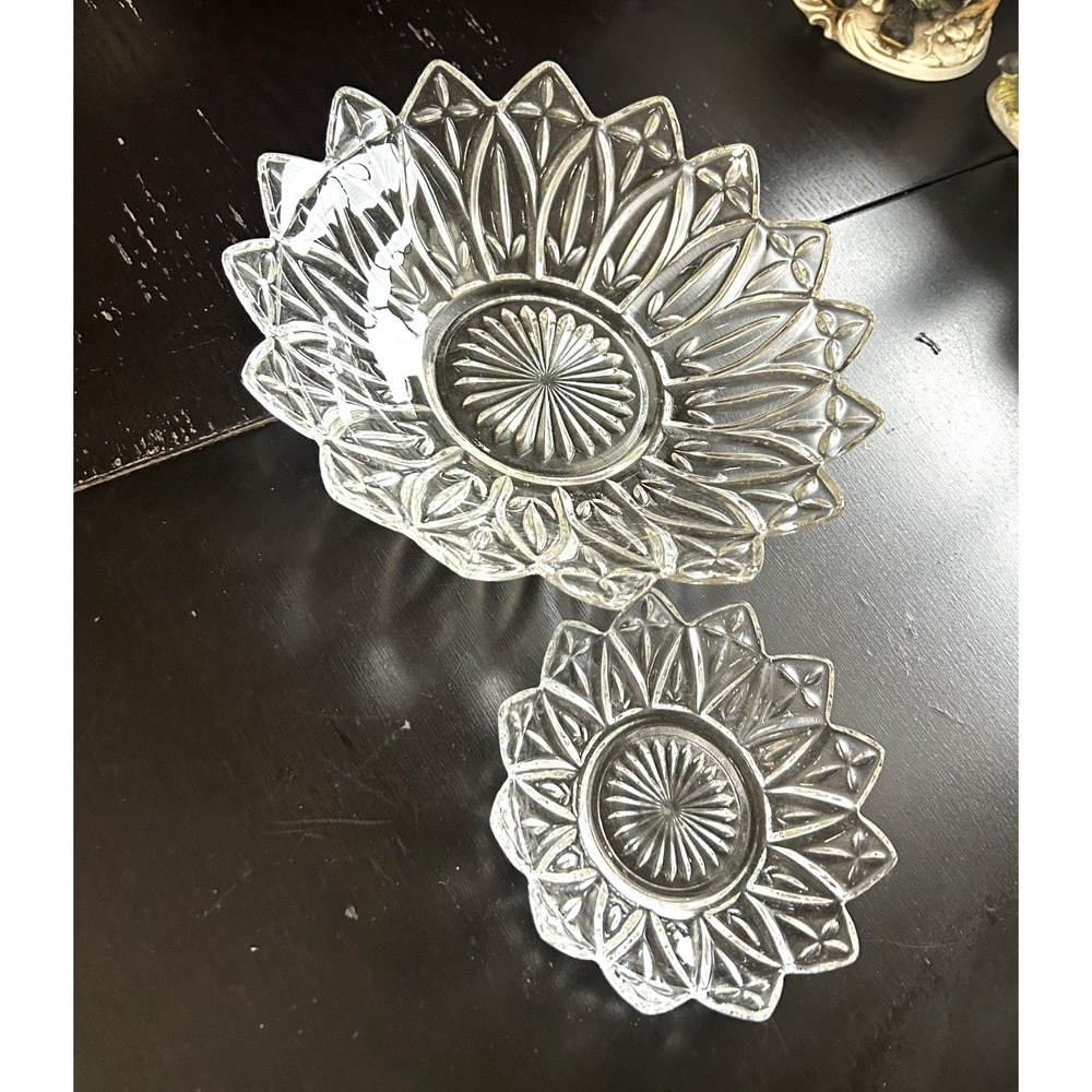 Federal Glass Vintage Clear Petal Pattern Serving Bowls Large 10" Small 5.5"